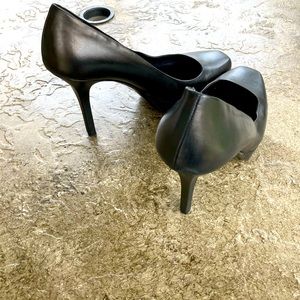 GUCCI Brand black stiletto high heels women’s size 6 dress shoe made in Italy